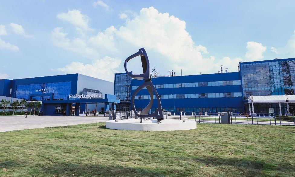 深耕中國眼鏡市場 依視路陸遜梯卡集團擴大智能可穿戴設(shè)備產(chǎn)能，引領(lǐng)智能眼鏡新浪潮